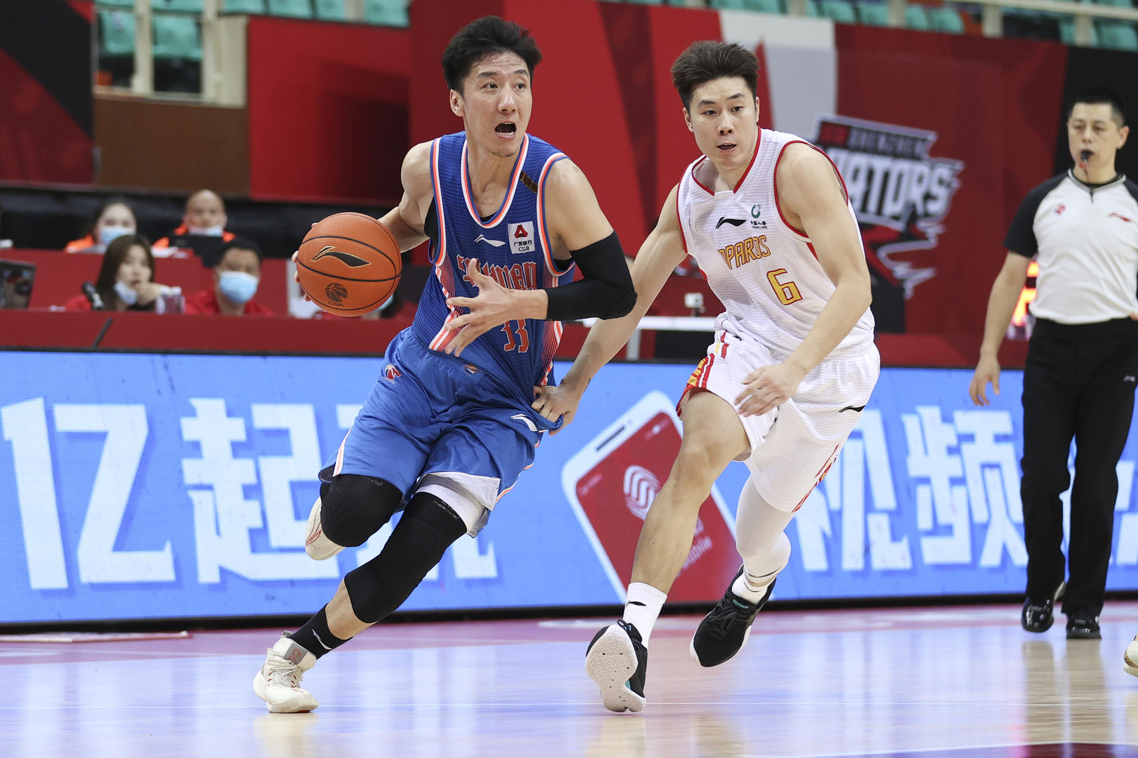 上海男篮以大比分击败江苏队