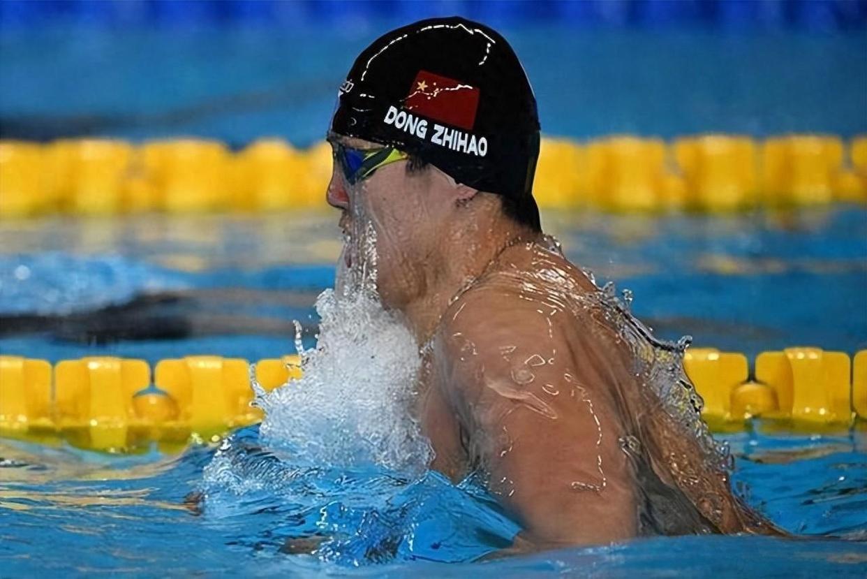 日本游泳选手创造新纪录，登顶米蛙泳冠军