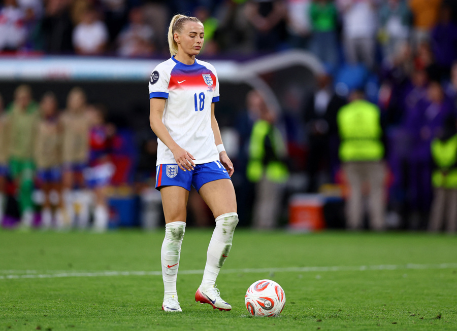 欧洲女足联赛诞生冠军绯闻缠绕