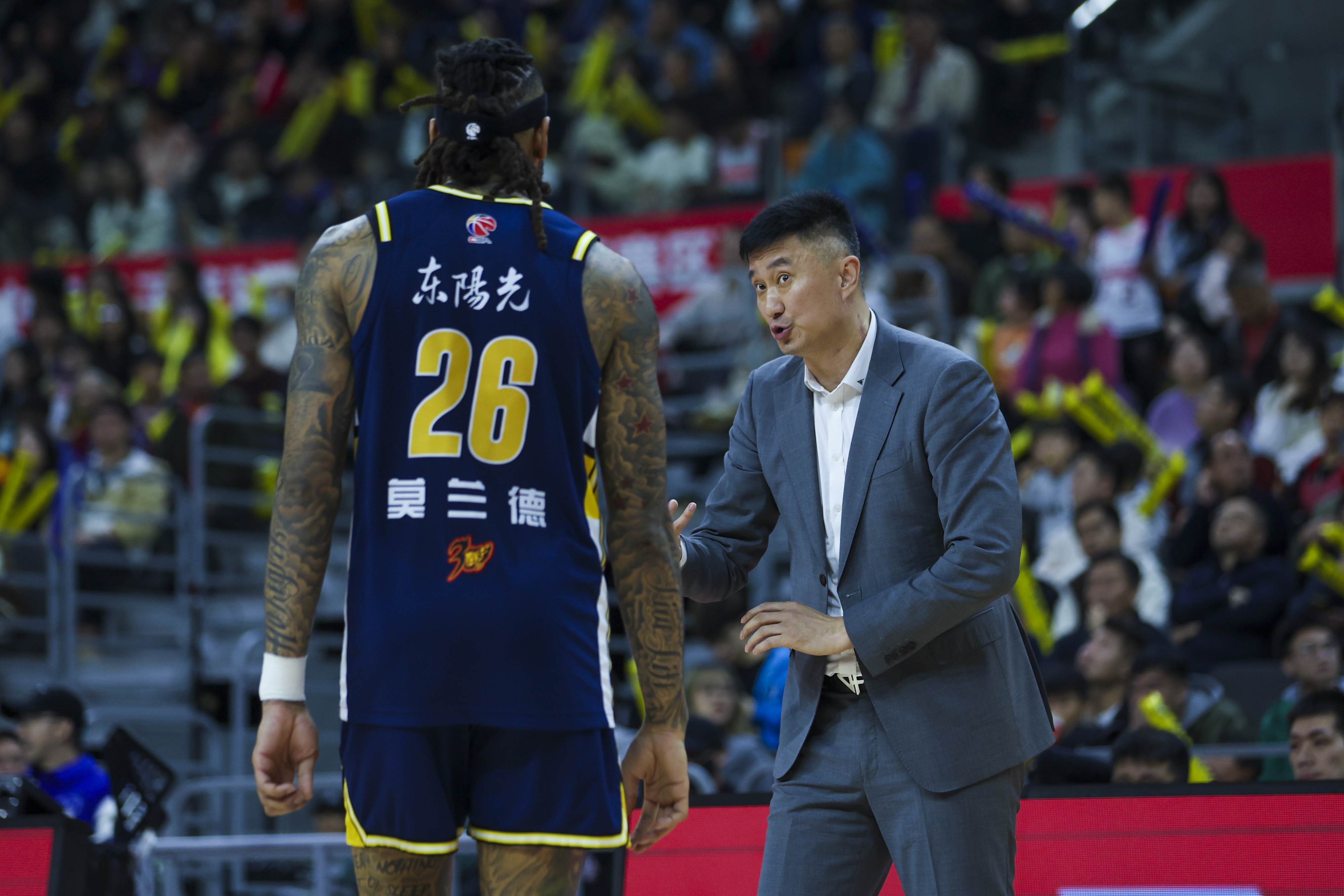 太阳险胜广东队，欧文带队取胜